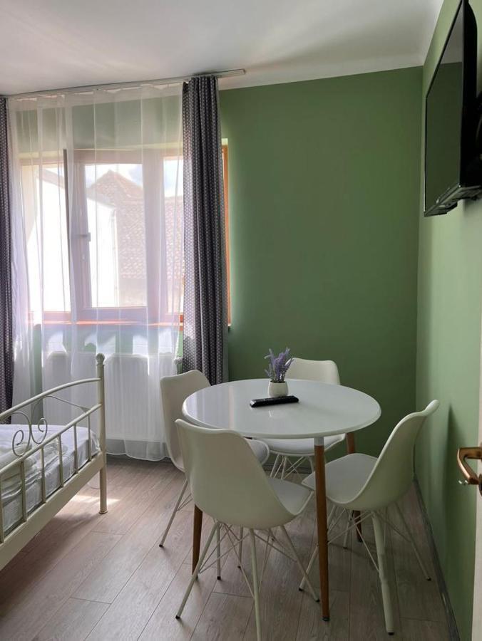 Premont Studios Ghimbav Εξωτερικό φωτογραφία