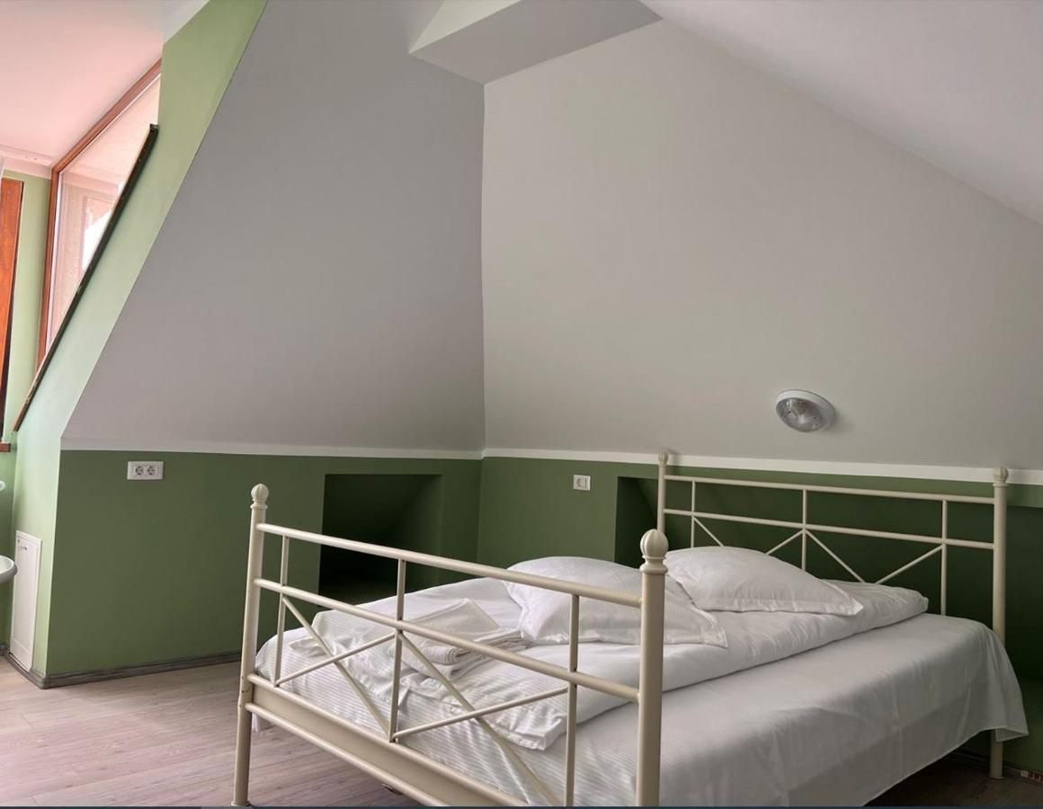 Premont Studios Ghimbav Εξωτερικό φωτογραφία